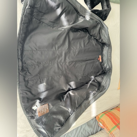 Danier Vintage Womens Leather Jacket. Size small. With removable inner & collar - Picture 7 of 8